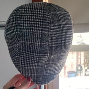 Pageboy town and country cap